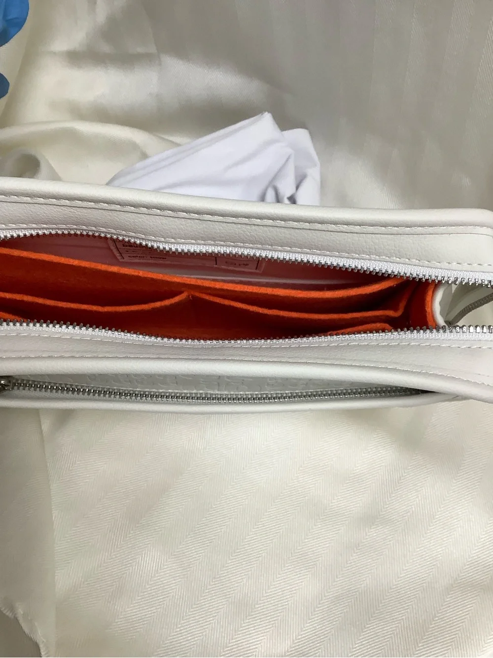 Glossier Limited Edition White Embossed Logo Cosmetic Case w Dust Bag